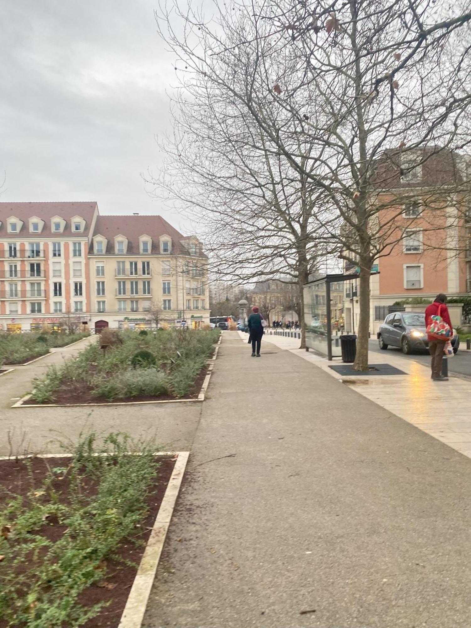 Apartment Appt 50m2 /3p Refait A Neuf Proche Du Metro 8 *